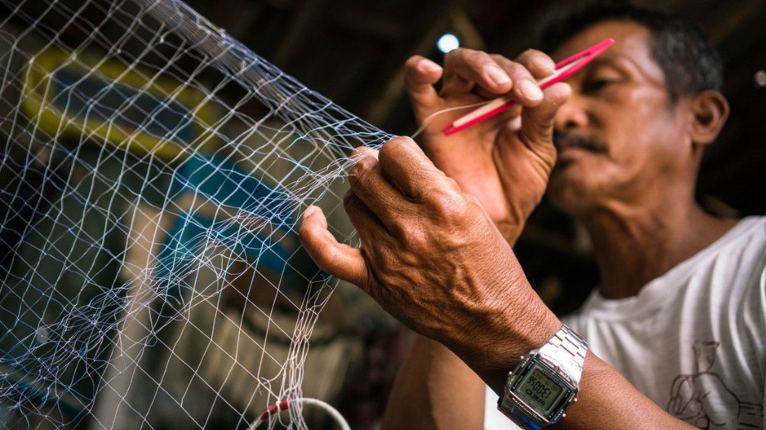 Alvin Martin, a father of five who lives and fishes in Navotas, Philippines, deeply affected by climate change and pollution, leads an organization of fishermen assisted by PfR. (Makmende Media/CARE)